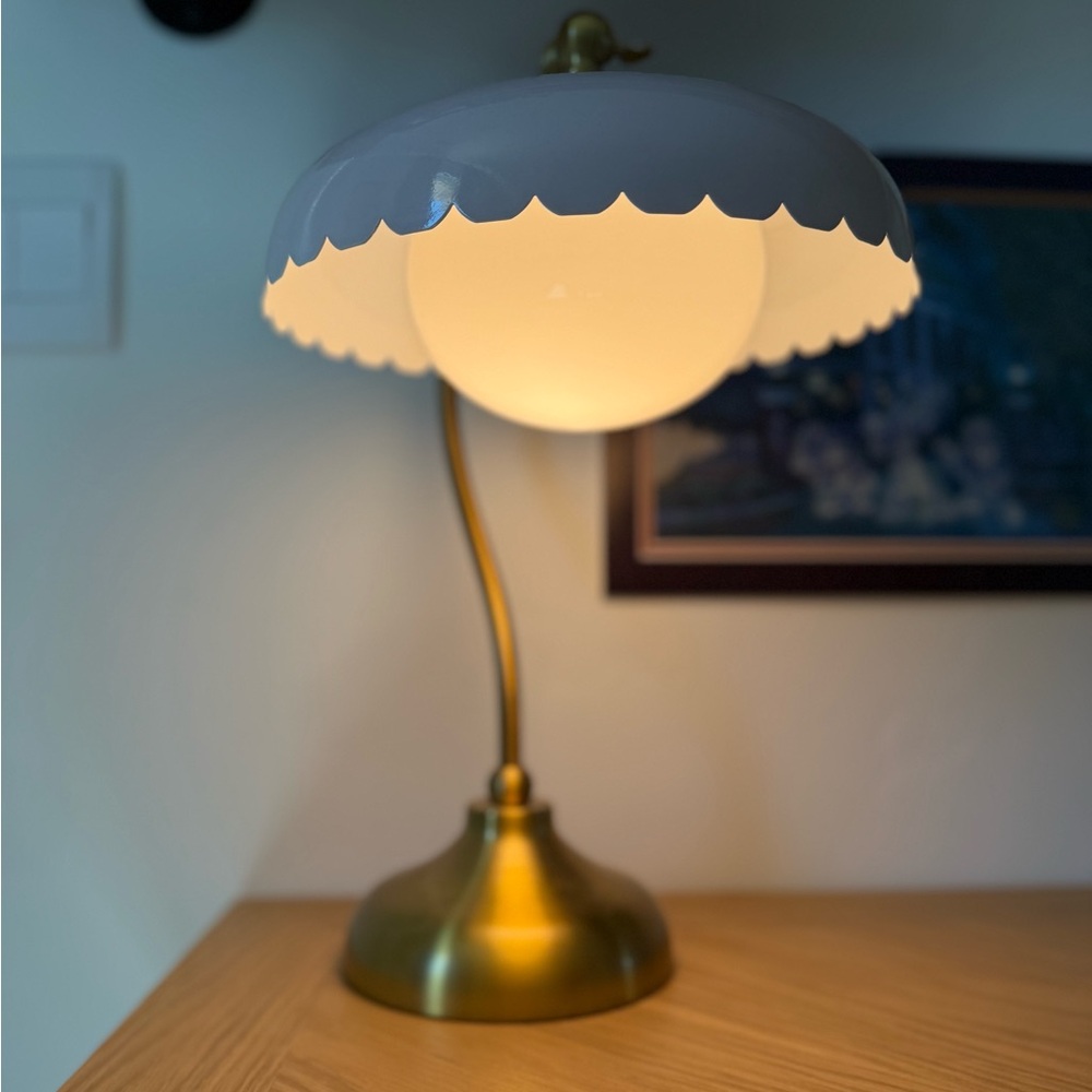 Anthropologie Simone Scallop Task Lamp Pink - Picture 3 of 4